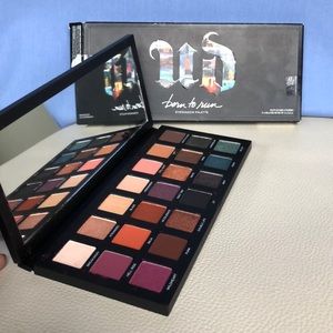 URBAN DECAY BORN TO RUN EYESHADOW PALLETE